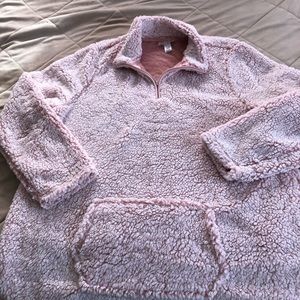 Size 2X light weight fuzzy soft pink and white top